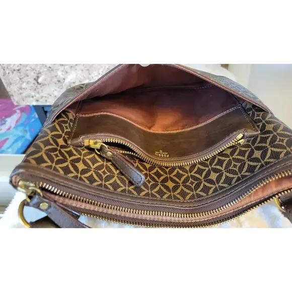 Fossil Leather Crossbody Bag with adjustable strap in Brown Leather